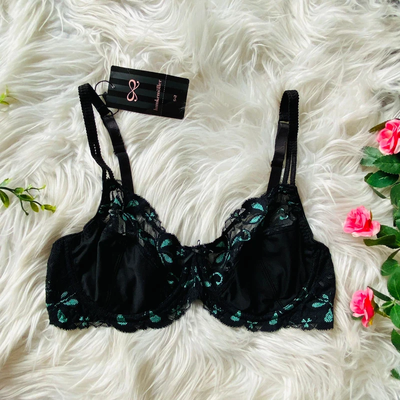 Lacey wire bra