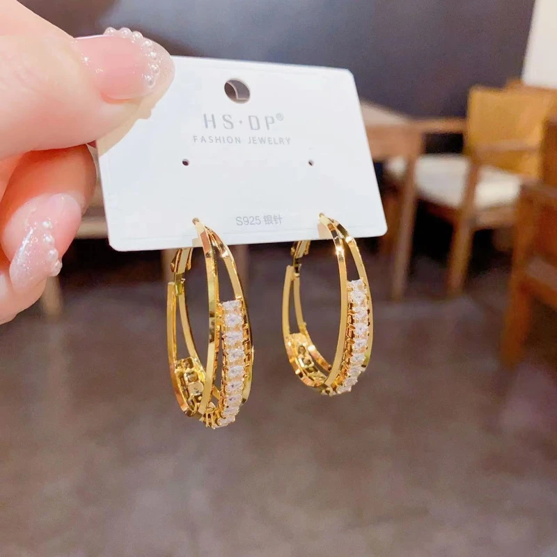Light Luxury High-end Metal Hoop Earrings - Image 3