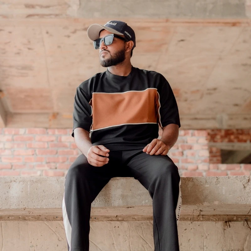 Rust Frame – Drop Shoulder Tee (Black & Rust Brown)