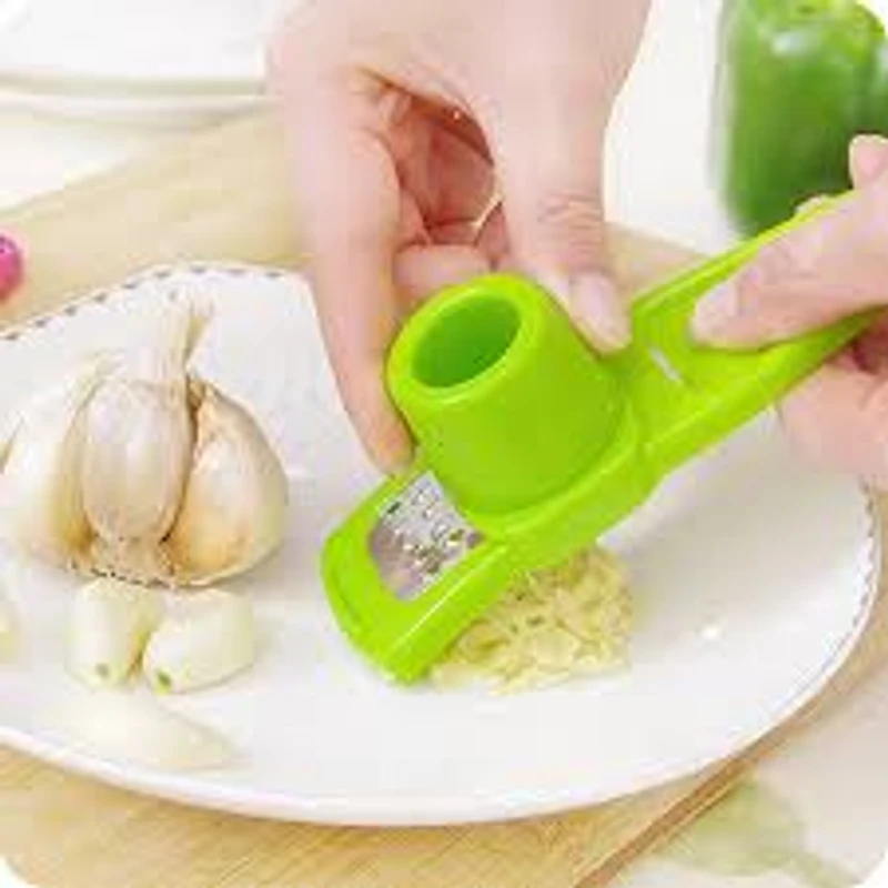 1pcs Garlic Press Crusher Manual Mincer Chopping Tool Home Garlic Masher Kitchen Ginger Garlic Grinding Grater Kitchen tools