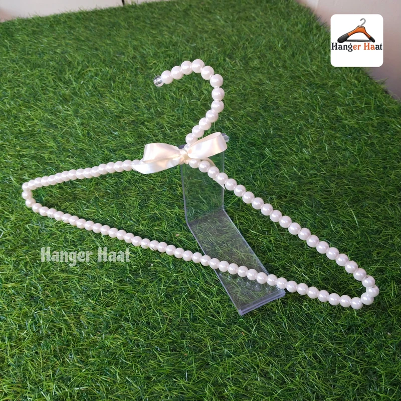 Pearl Hanger