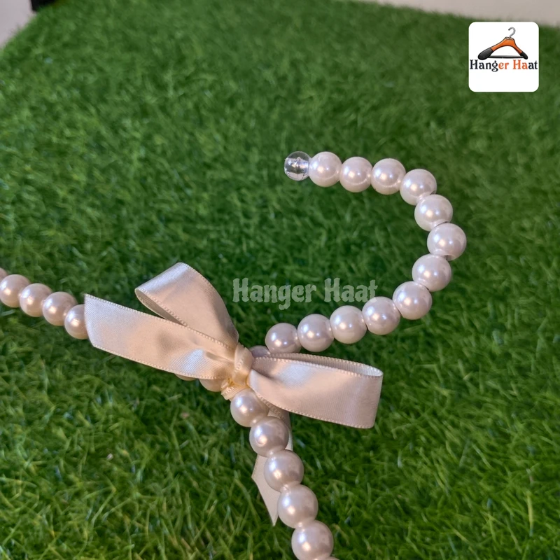 Pearl Hanger