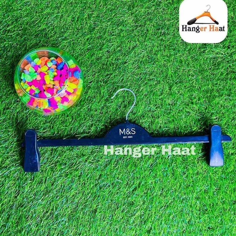 Plastic Chilp Hanger