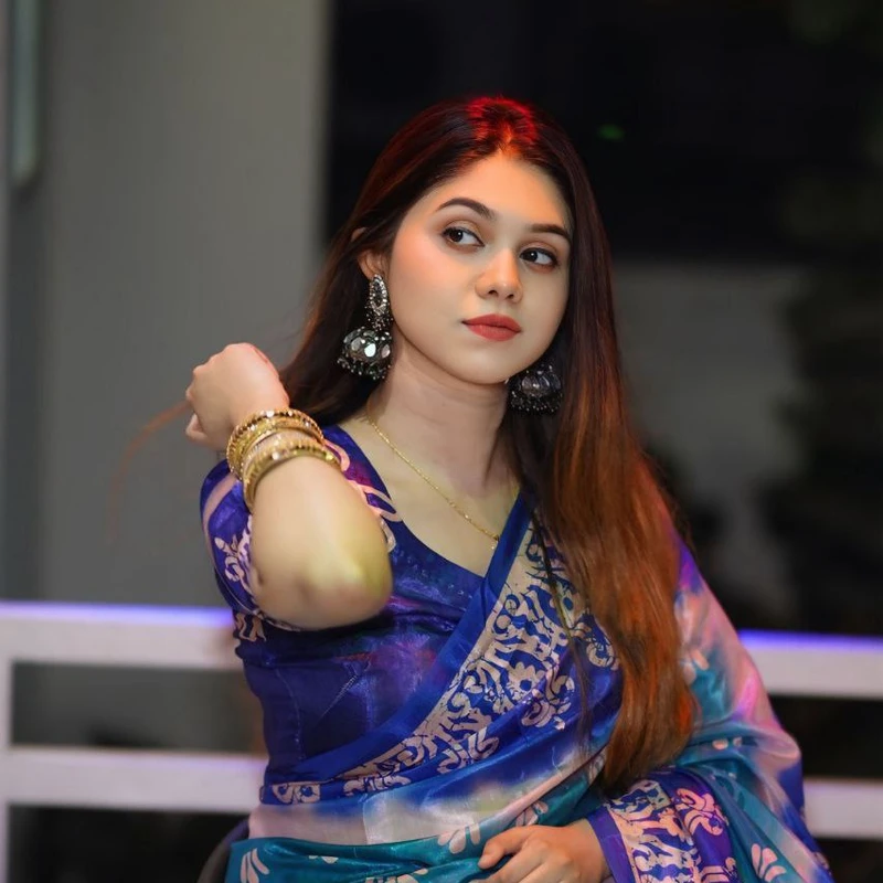 প্রিমিয়াম ধুপিয়ান সিল্ক শাড়ী + ব্লাউজ পিছ (কোড- 254) - Image 7