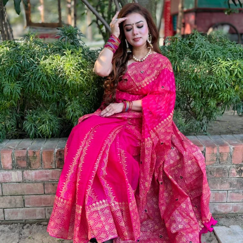 💧প্রিমিয়াম সেমি মসলিন শাড়ী + ব্লাউজ পিছ (কোড- 248)💧