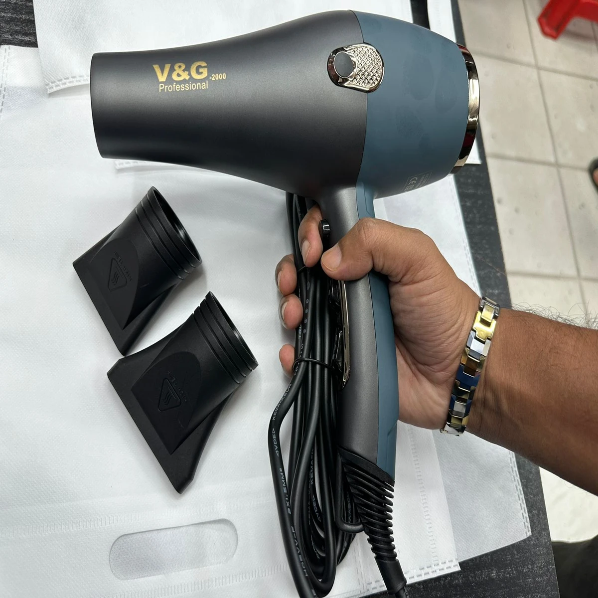 V&G-2000 Professional Hair Dryer - Image 3