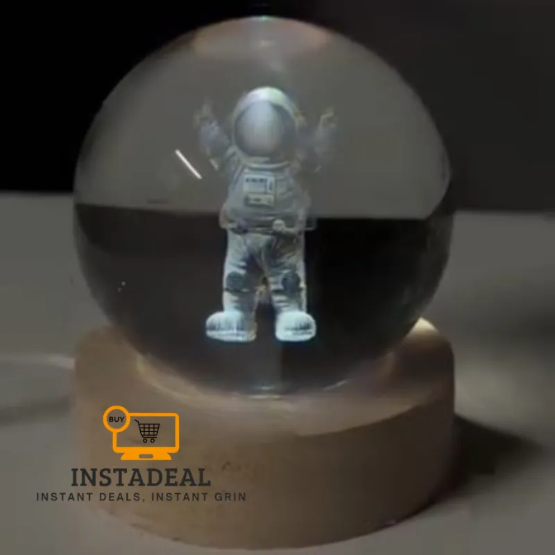 3D Crystal Ball – Astronaut (7 Color Base)