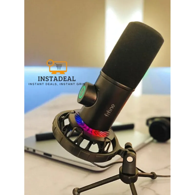 FIFINE K658 USB Dynamic Cardioid Podcast Microphone With A Live Monitoring, Gain Control, Mute Button