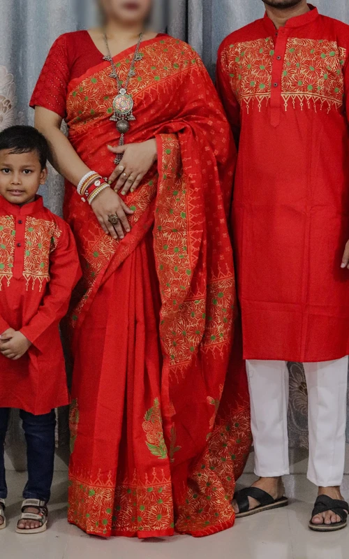 একসাথে ম্যাচিং লুকের ফ্যামিলি সেট