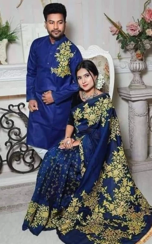 ভাইরাল ট্রেন্ডে থাকা শাড়ি পাঞ্জাবির কাপল ড্রেস