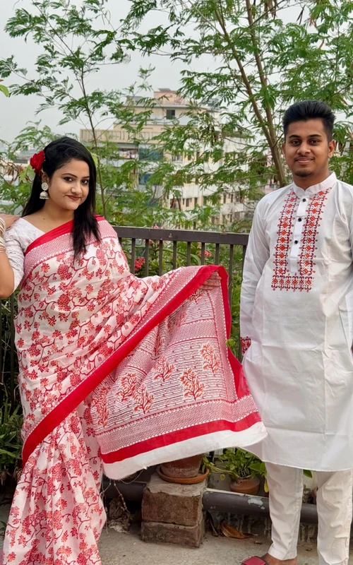 বাজারের সেরা দামে শাড়ি পাঞ্জাবির কাপল ড্রেস