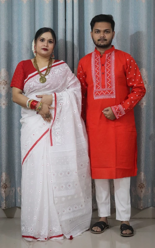 প্রিমিয়াম লুকে নতুন শাড়ি পাঞ্জাবির কাপল ড্রেস