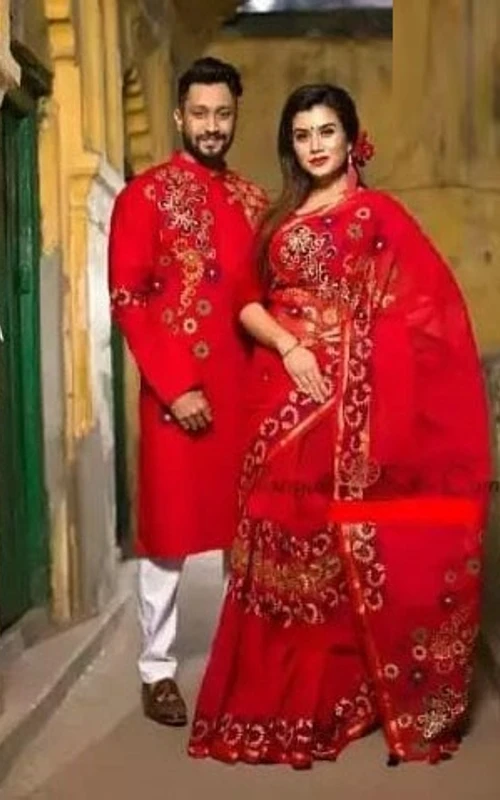 স্টাইল ও ভালোবাসার মিশেলে কাপল ড্রেস