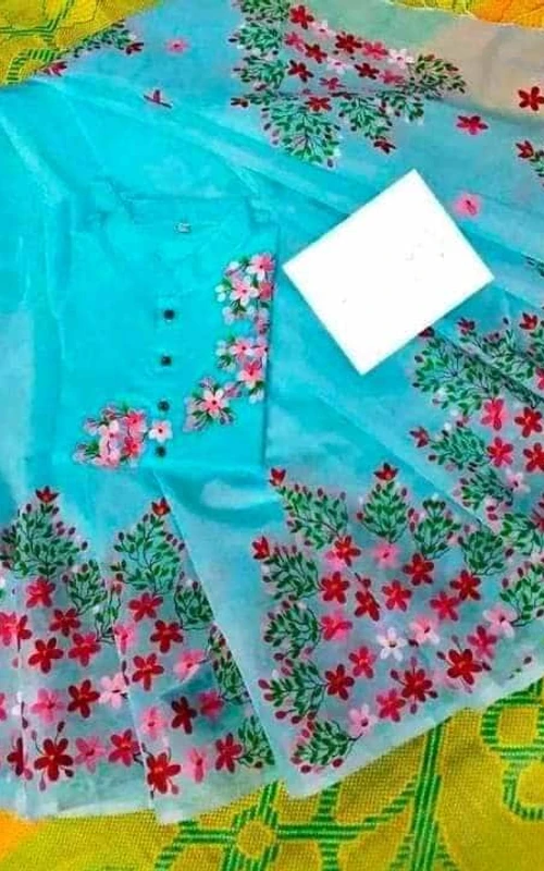 চোখ ধাঁধানো ডিজাইনের হ্যান্ড প্রিন্ট কাপল ড্রেস