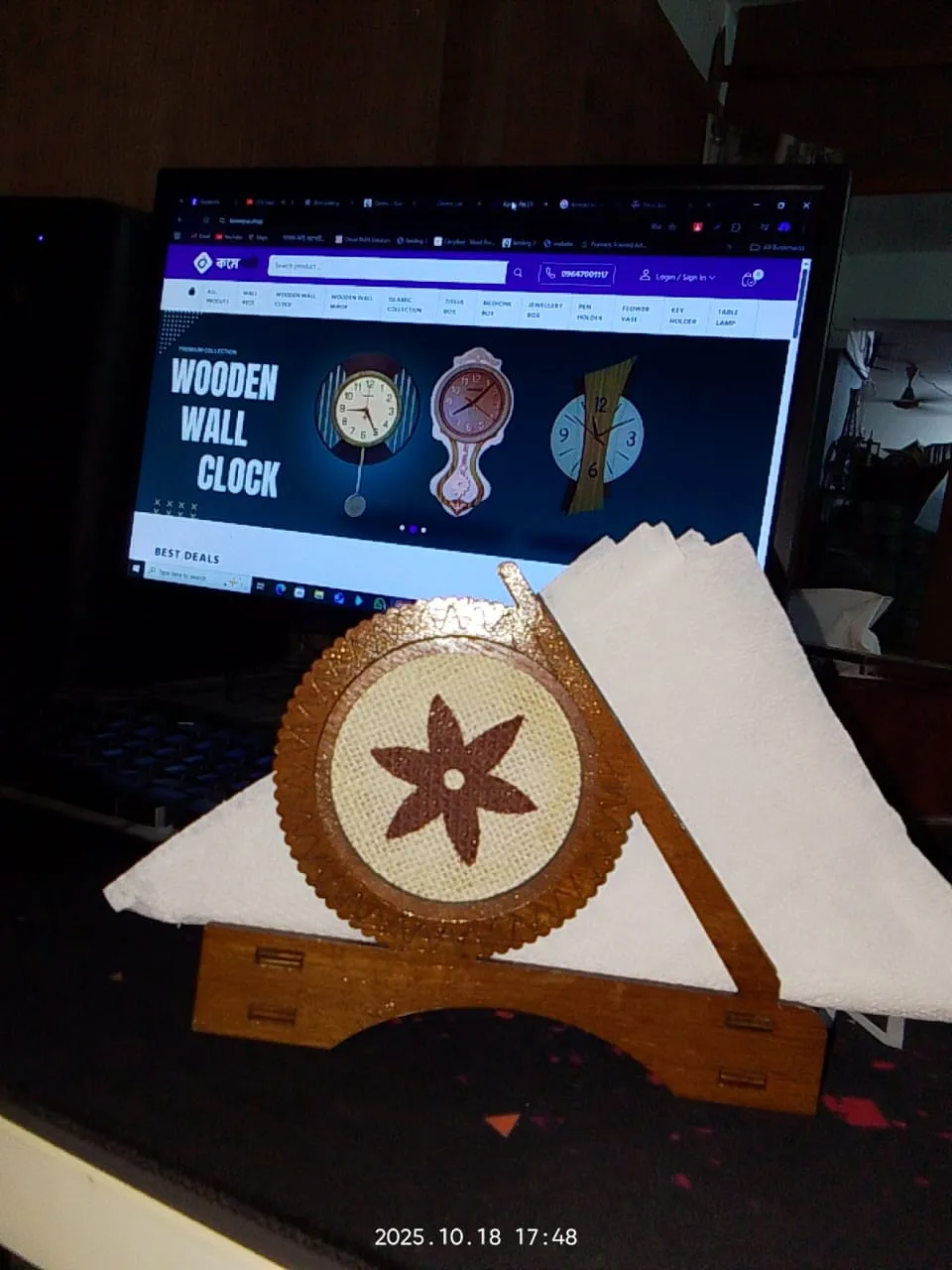 wooden tissue holder