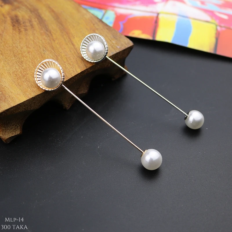 Leaf With Pearl Metal Lapel Pin. MLP-14