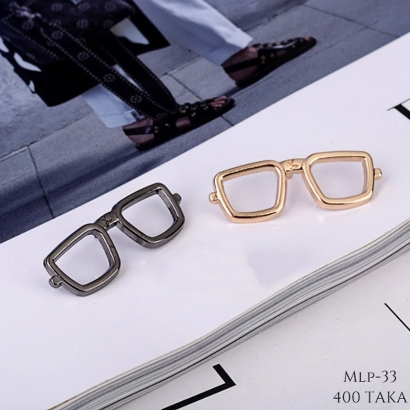 Square Shaped Sunglass Metal Lapel Pin. MLP-33