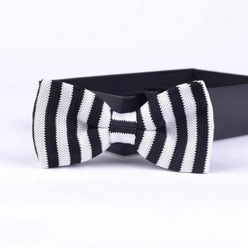 Black & White Striped Knitted Bow Tie. Bow-4