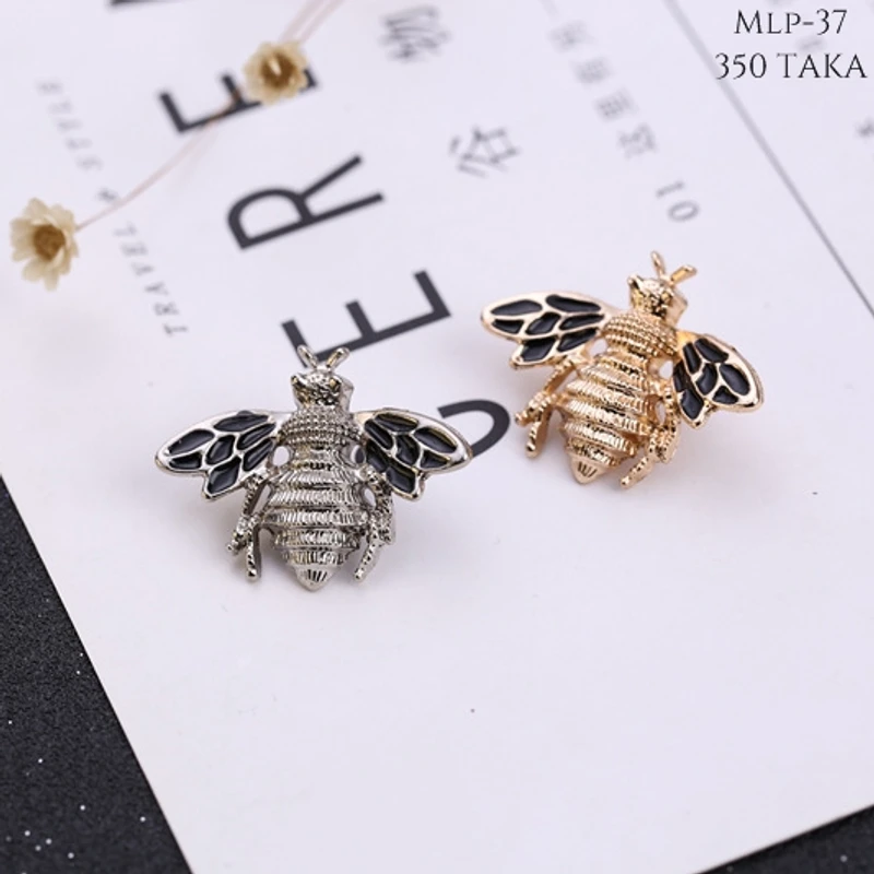 Bee Designer metal Lapel Pin. MLP-37