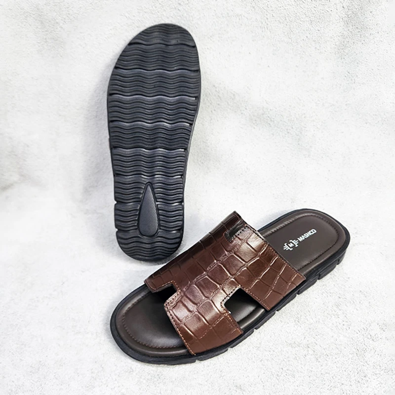 Men’s Leather Sandal in Dark Brown