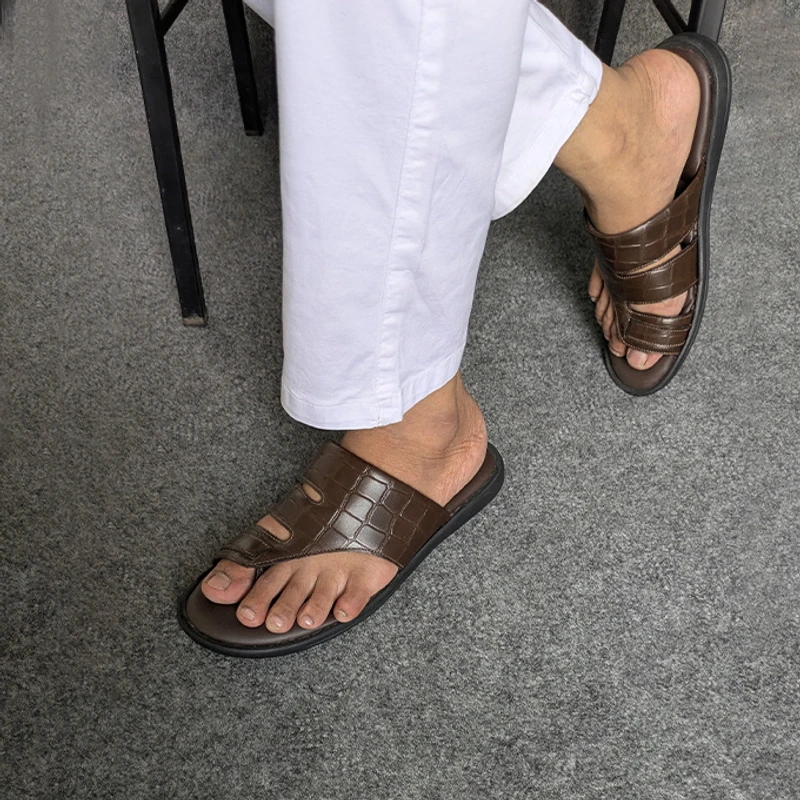 Men’s Leather Sandal in Brown