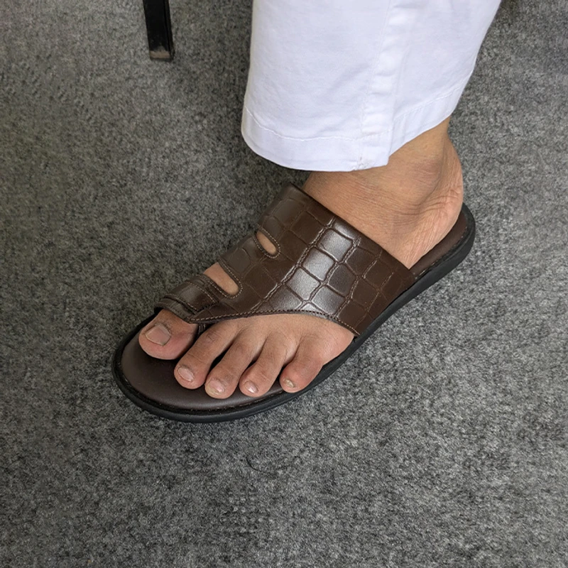 Men’s Leather Sandal in Brown - Image 3