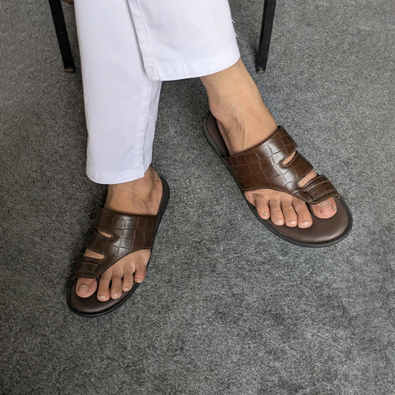 Men’s Leather Sandal in Brown - Image 4