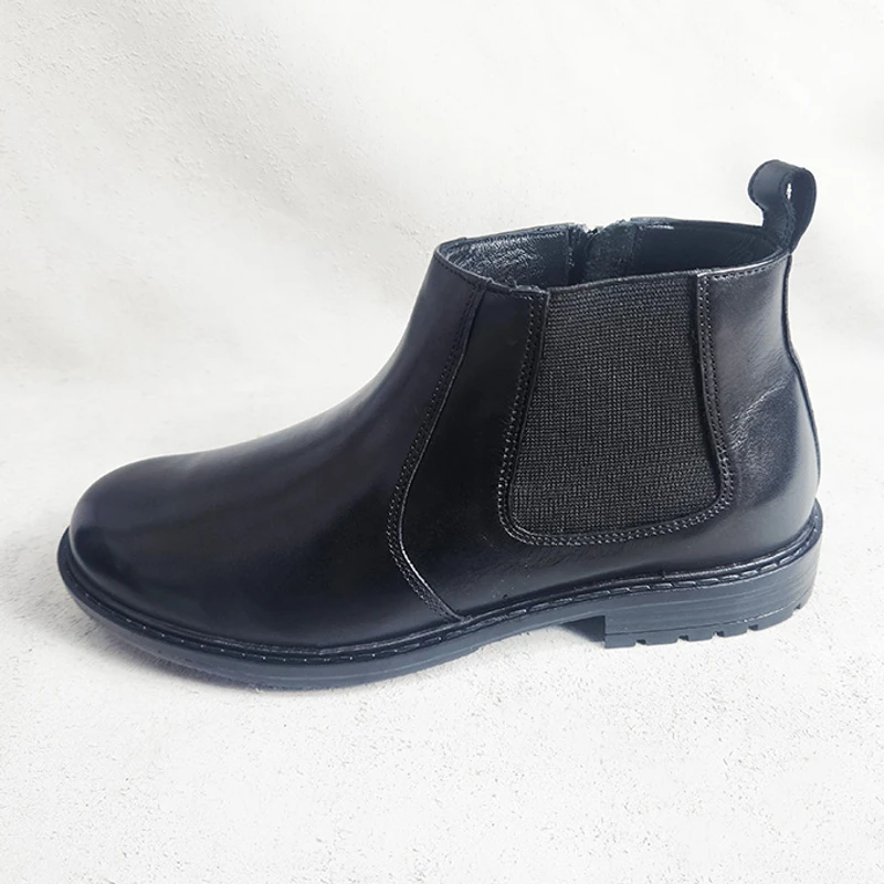 Men’s Leather Chelsea Boot with Chain - Image 4