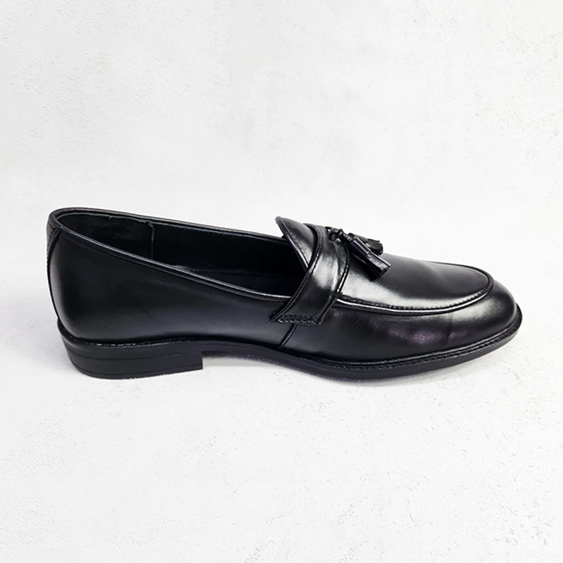 Comfortable Leather Loafer In Black - Image 3