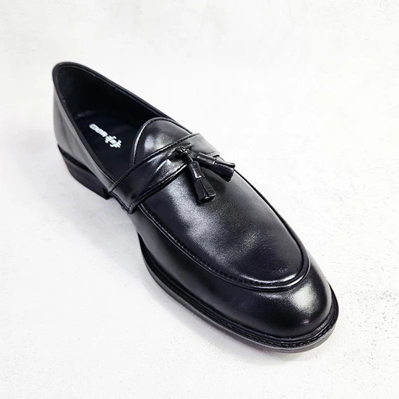 Comfortable Leather Loafer In Black - Image 5