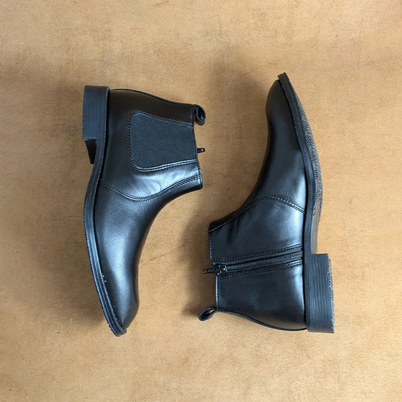 Men’s Leather Chelsea Boot with Chain