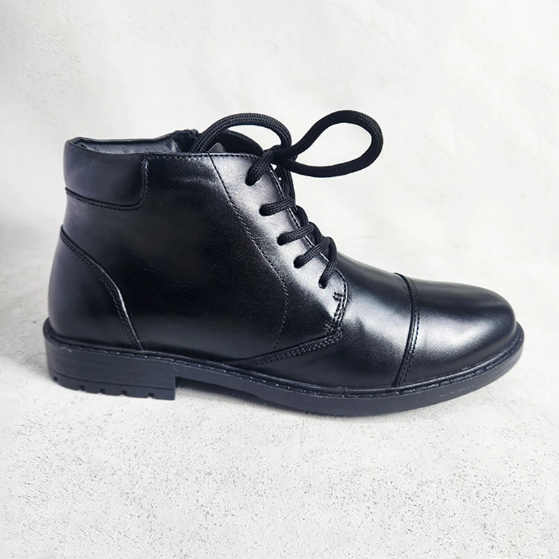 Men’s Leather Boot With Chain