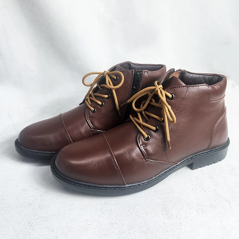 Men’s Leather Boot With Chain - Image 4