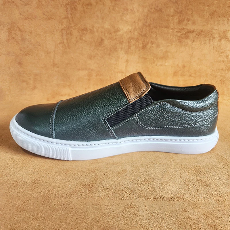 Lightweight 100% Leather Sneaker