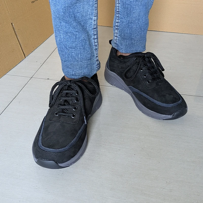 High Quality Men's Leather Sneaker in Black - Image 4