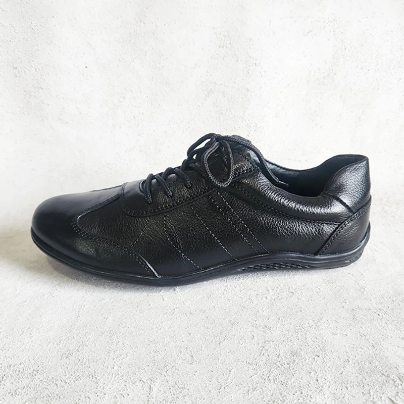 Premium Leather Sneaker in Black