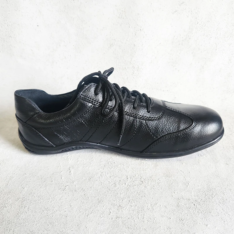 Premium Leather Sneaker in Black