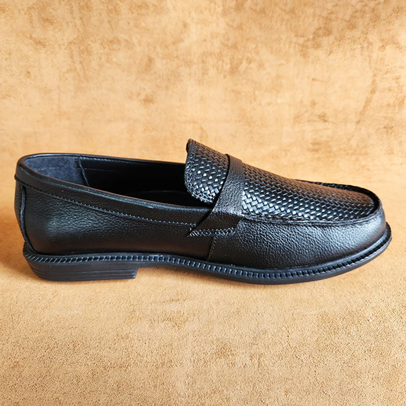Lightweight & Comfortable Leather Loafer - Image 3