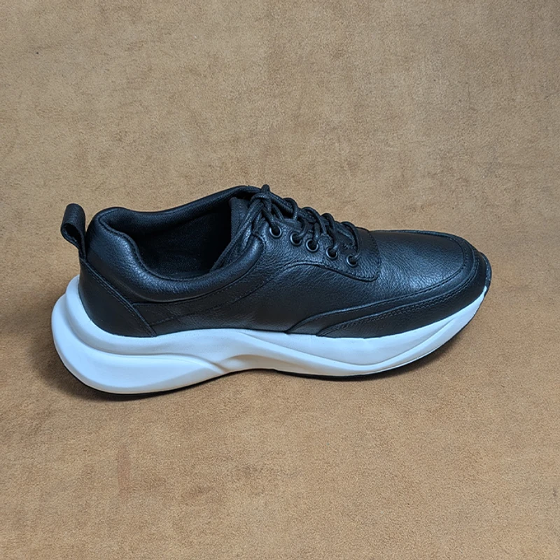 High Quality Men's Leather Sneaker in black - Image 4