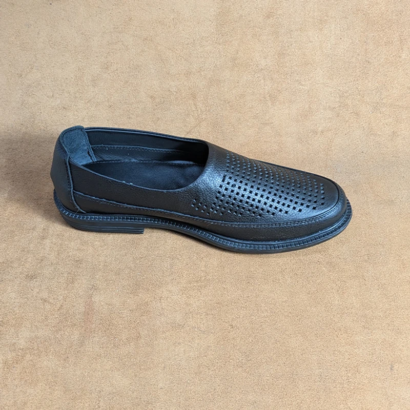 Light Weight Slip On Shoe in Black