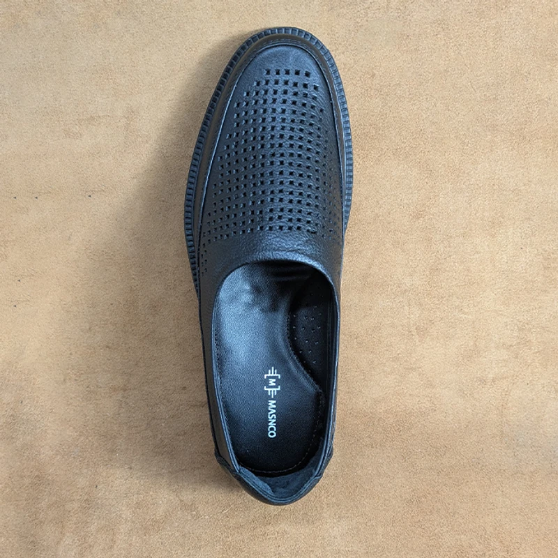 Light Weight Slip On Shoe in Black - Image 5