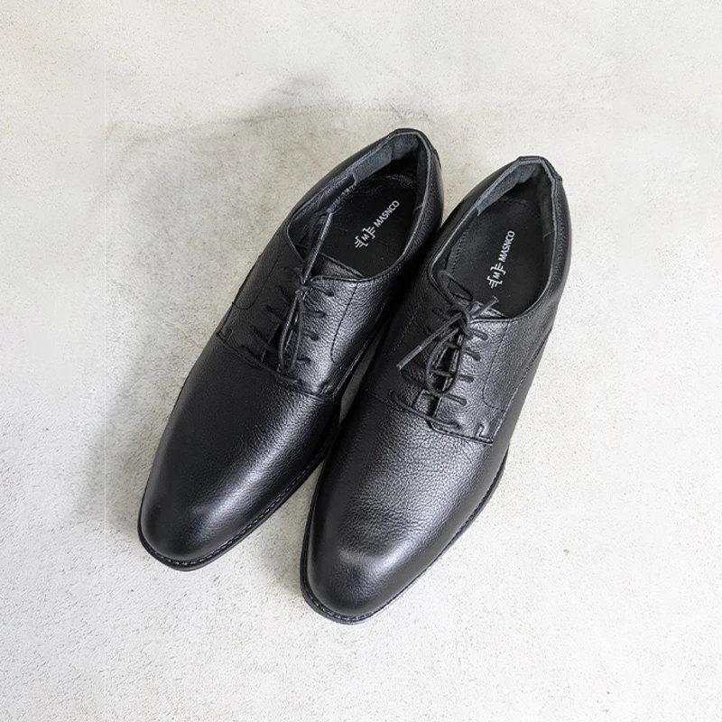 Men's Comfortable Office Shoe in Black - Image 3