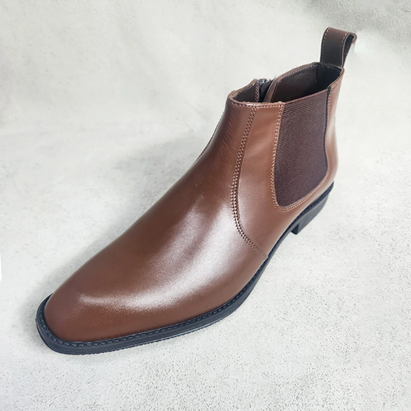 Men’s Leather Chelsea Boot with Chain