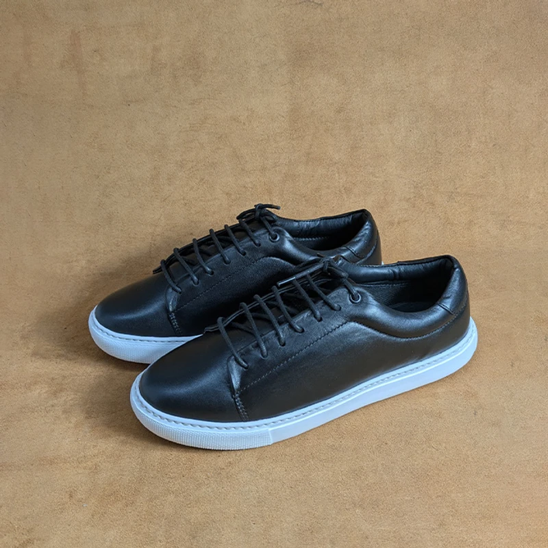 Men’s Premium Leather Sneaker in Black