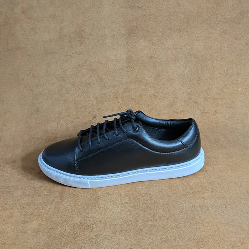 Men’s Premium Leather Sneaker in Black