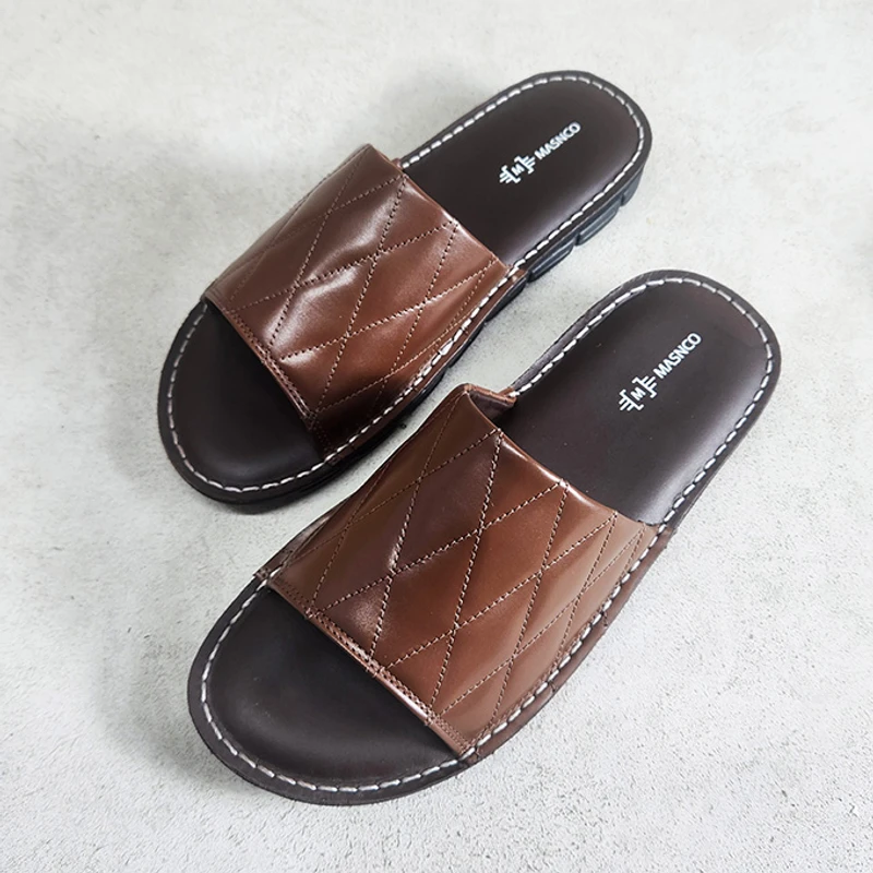 Leather Slider with maximum comfort in DBR