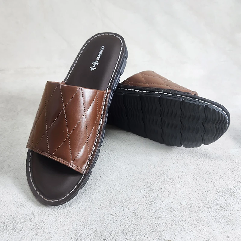 Leather Slider with maximum comfort in DBR