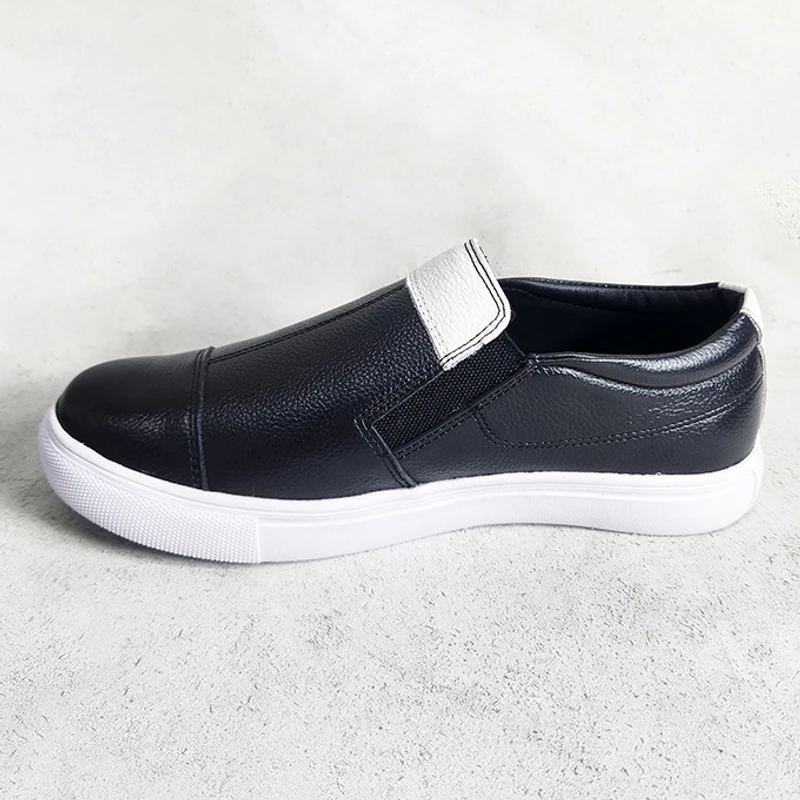 Lightweight 100% Leather Sneaker
