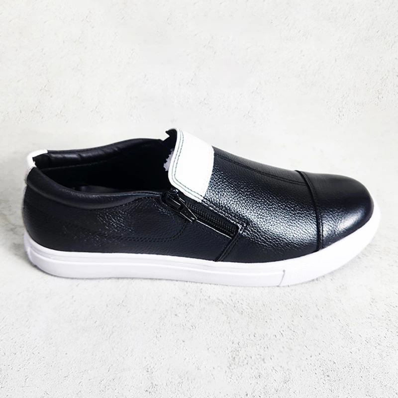 Lightweight 100% Leather Sneaker