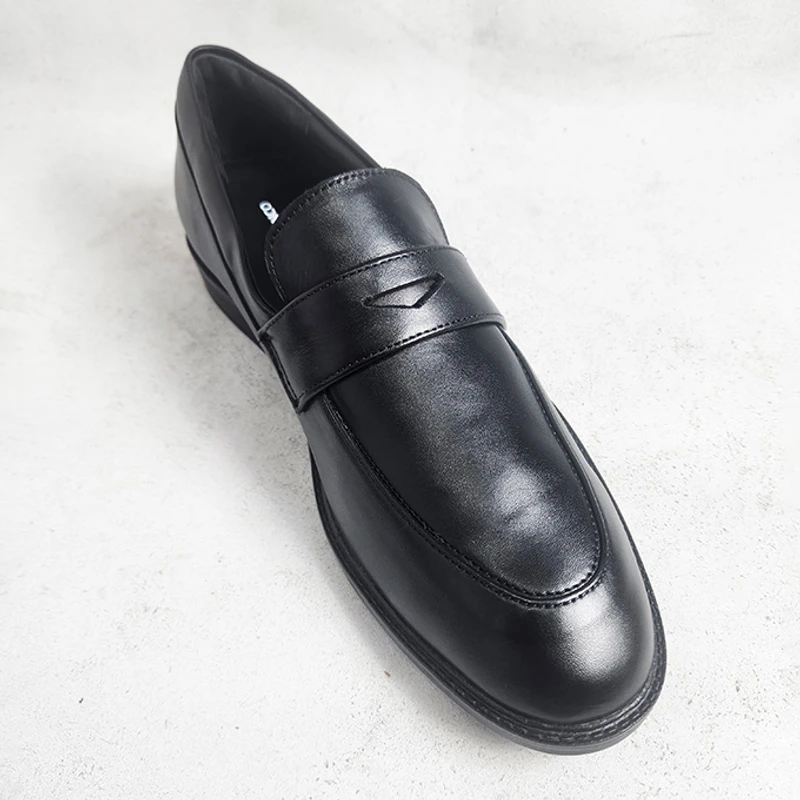 Men's Leather Shoe In Black - Image 5